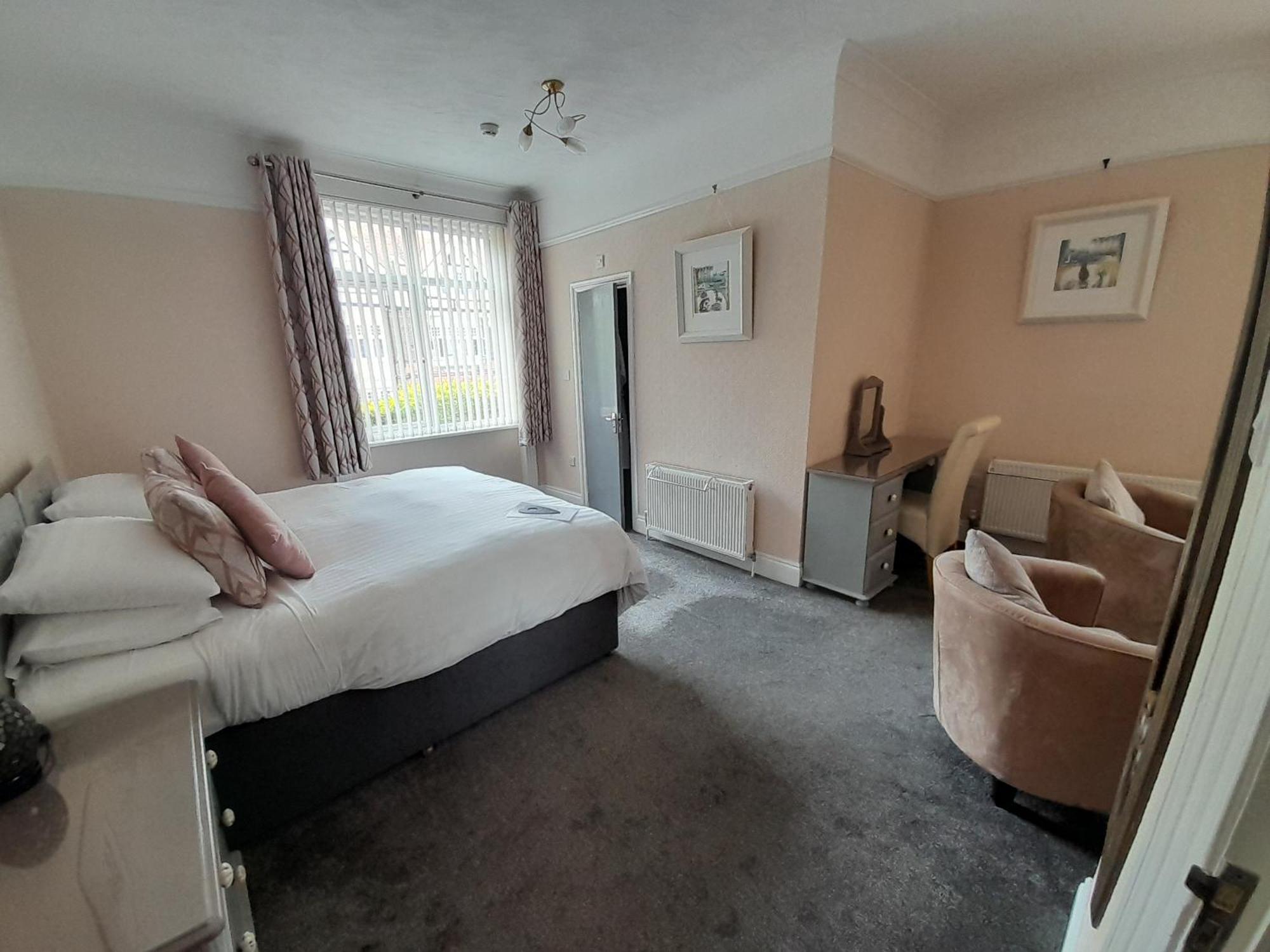 Maison d'hôtes Relax At Rosscourt Guest House-Free On Site Parking (Adults Only)