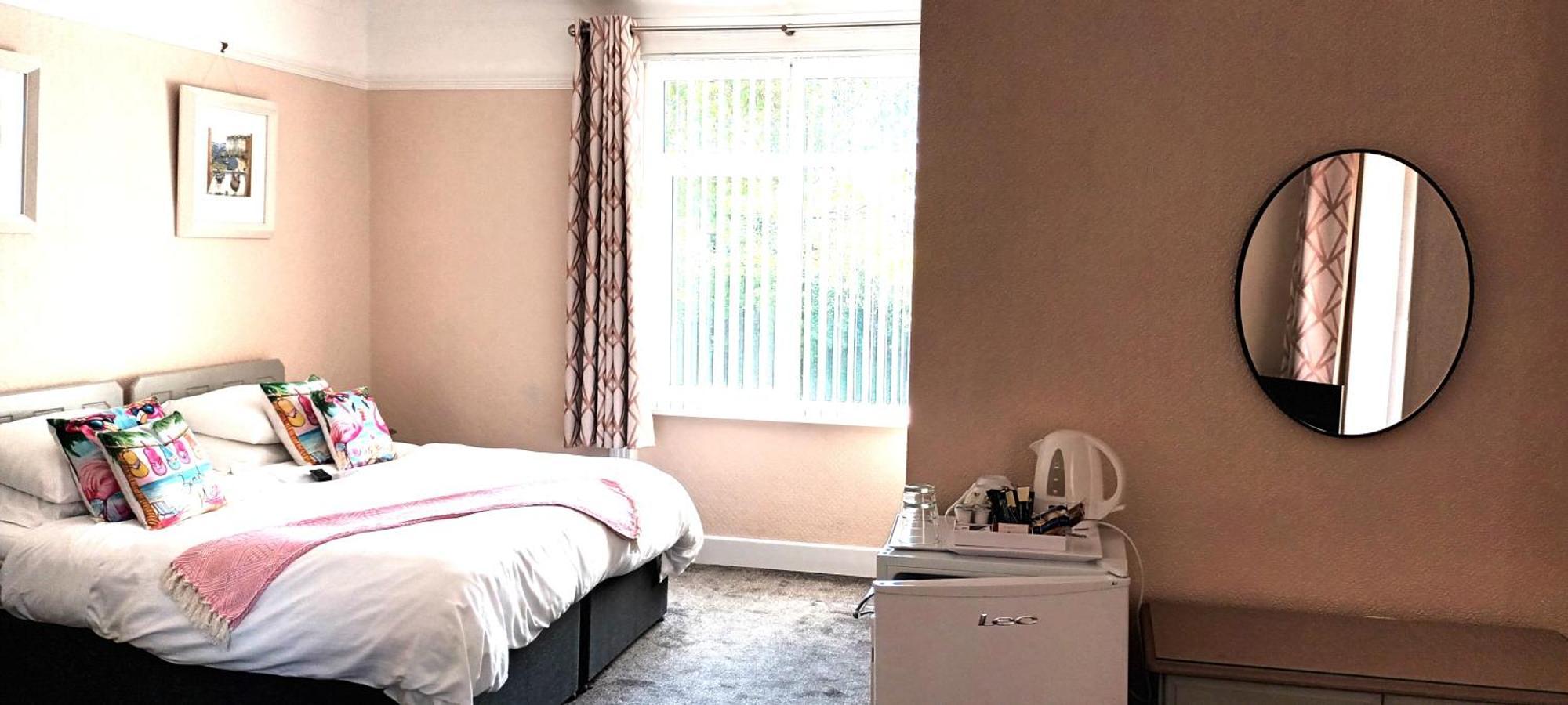 Maison d'hôtes Relax At Rosscourt Guest House-Free On Site Parking (Adults Only)
