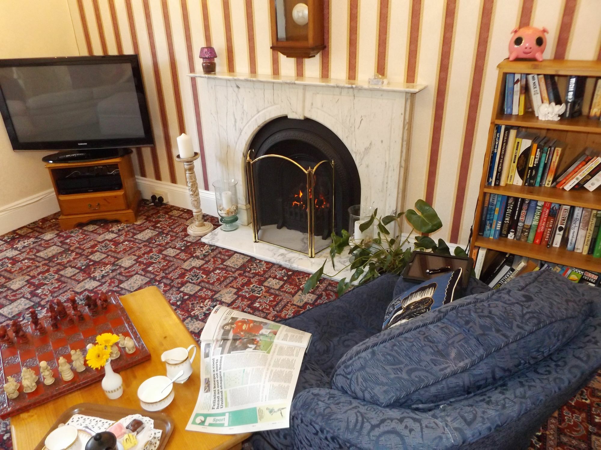 Relax At Rosscourt Guest House-Free On Site Parking (Adults Only)