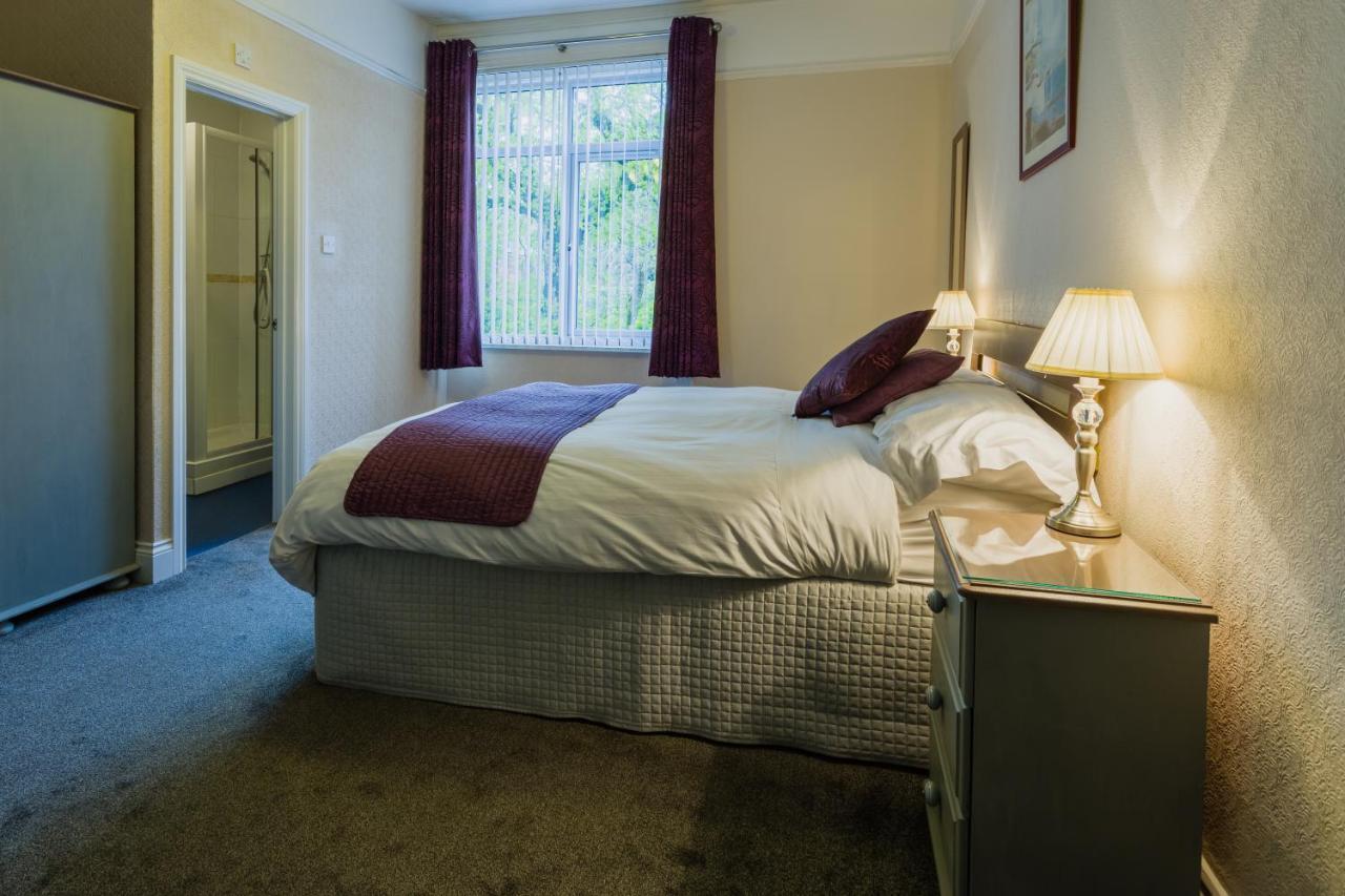 Relax At Rosscourt Guest House-Free On Site Parking (Adults Only) Гостевой дом Борнмут