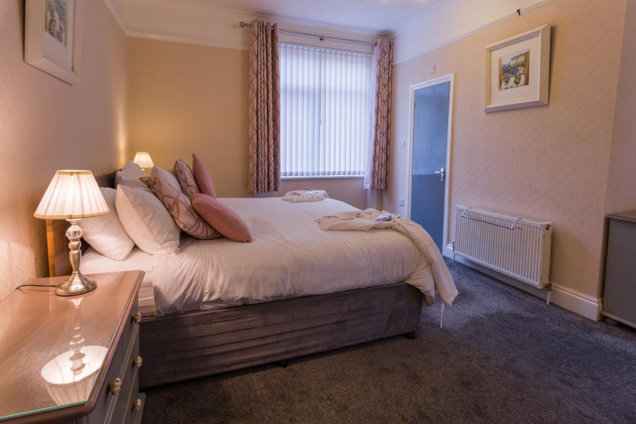 Гостевой дом Relax At Rosscourt Guest House-Free On Site Parking (Adults Only) Борнмут