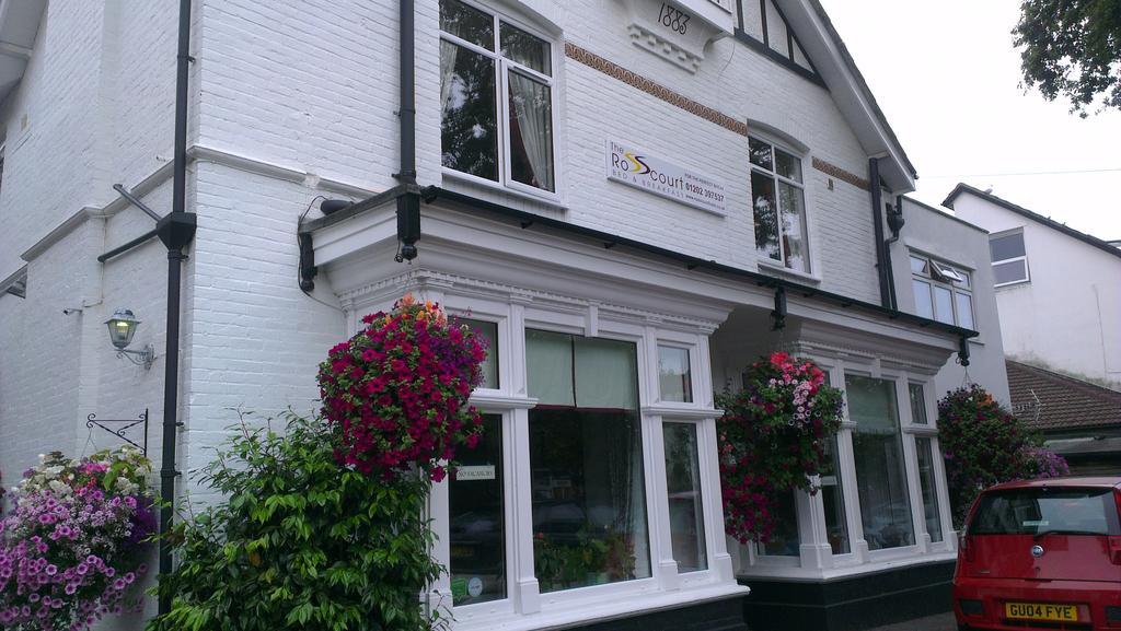 Relax At Rosscourt Guest House-Free On Site Parking (Adults Only) Гостевой дом 3*
