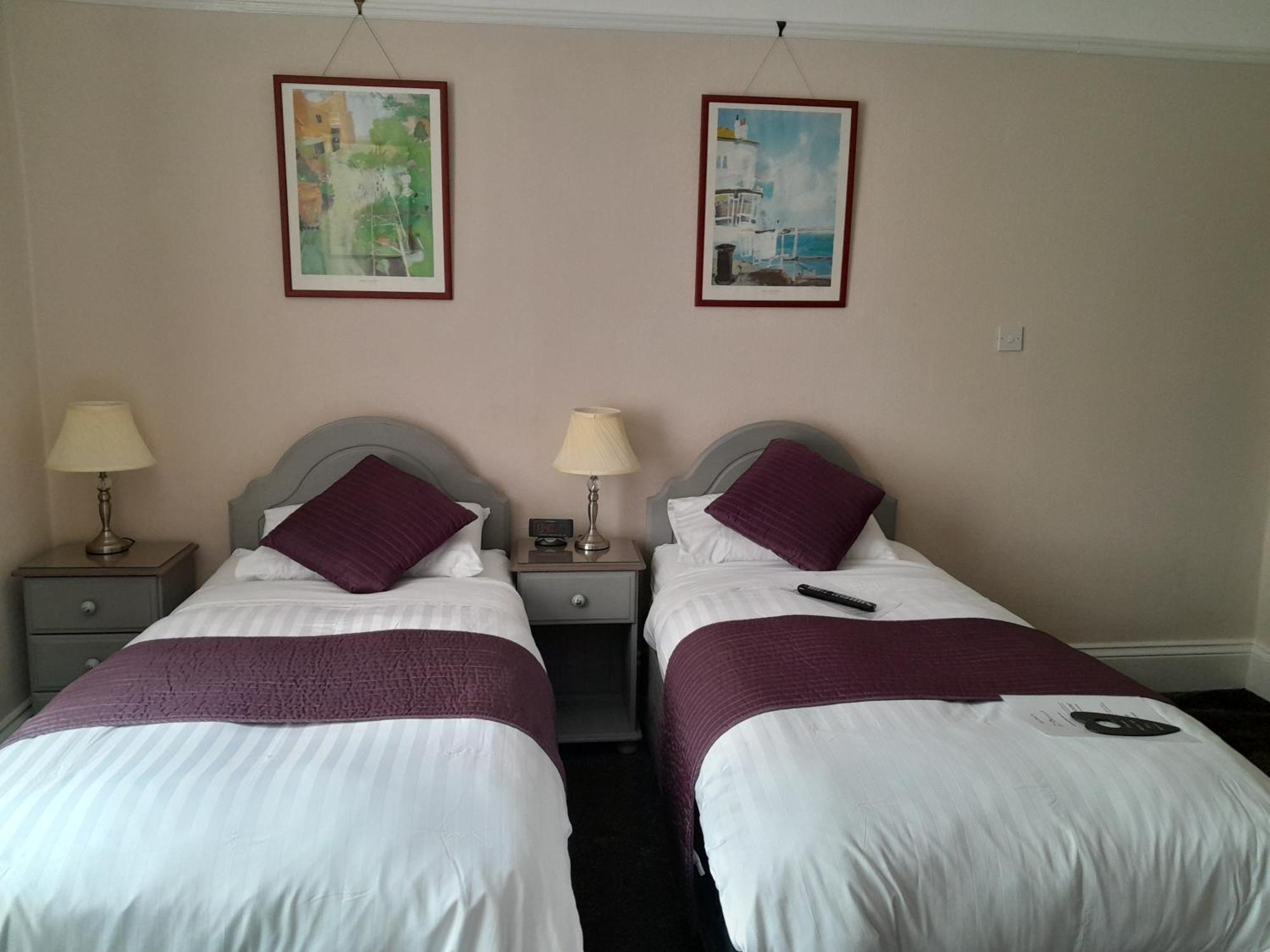 Гостевой дом Relax At Rosscourt Guest House-Free On Site Parking (Adults Only)