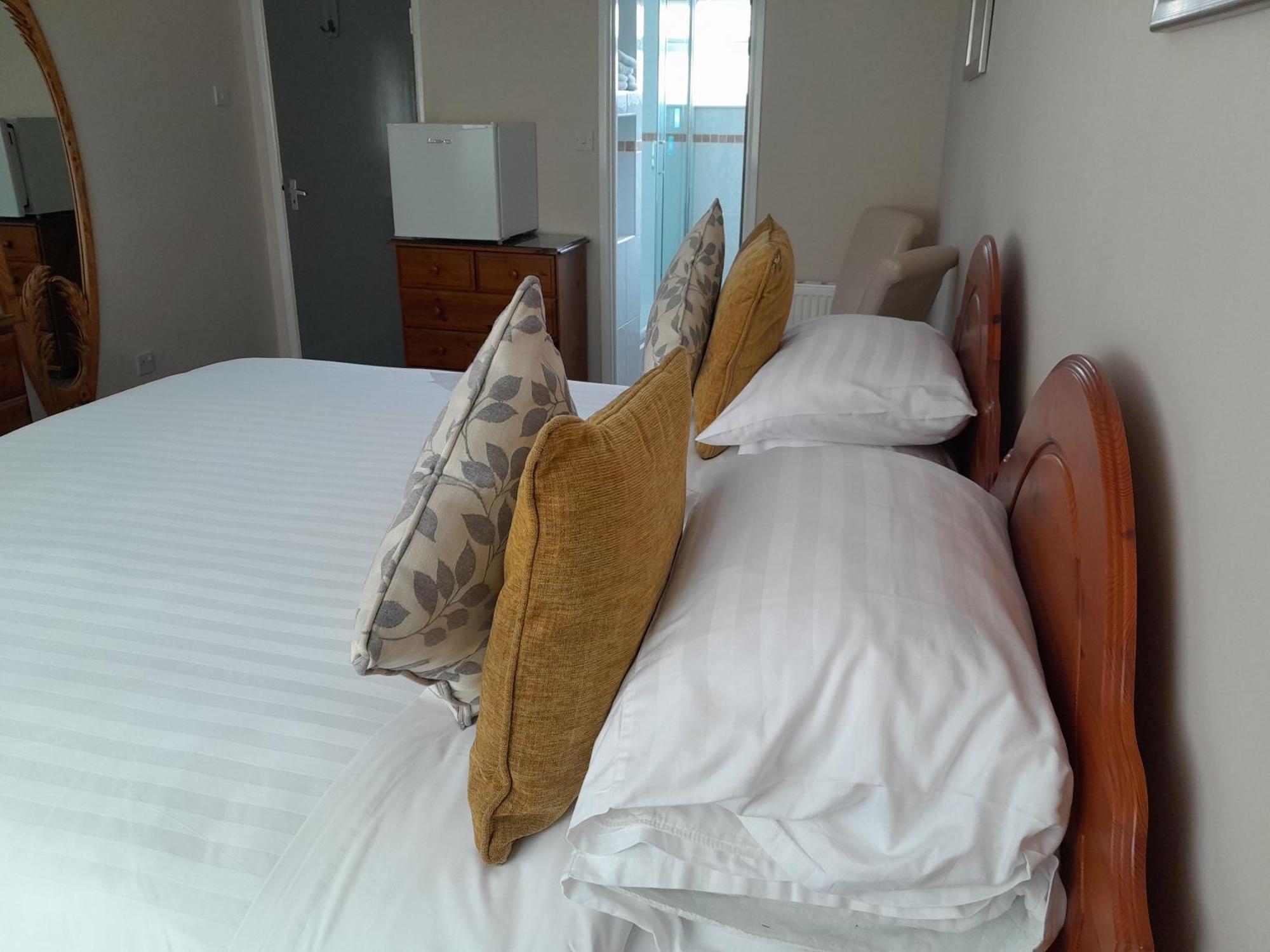 Гостевой дом Relax At Rosscourt Guest House-Free On Site Parking (Adults Only) 3*