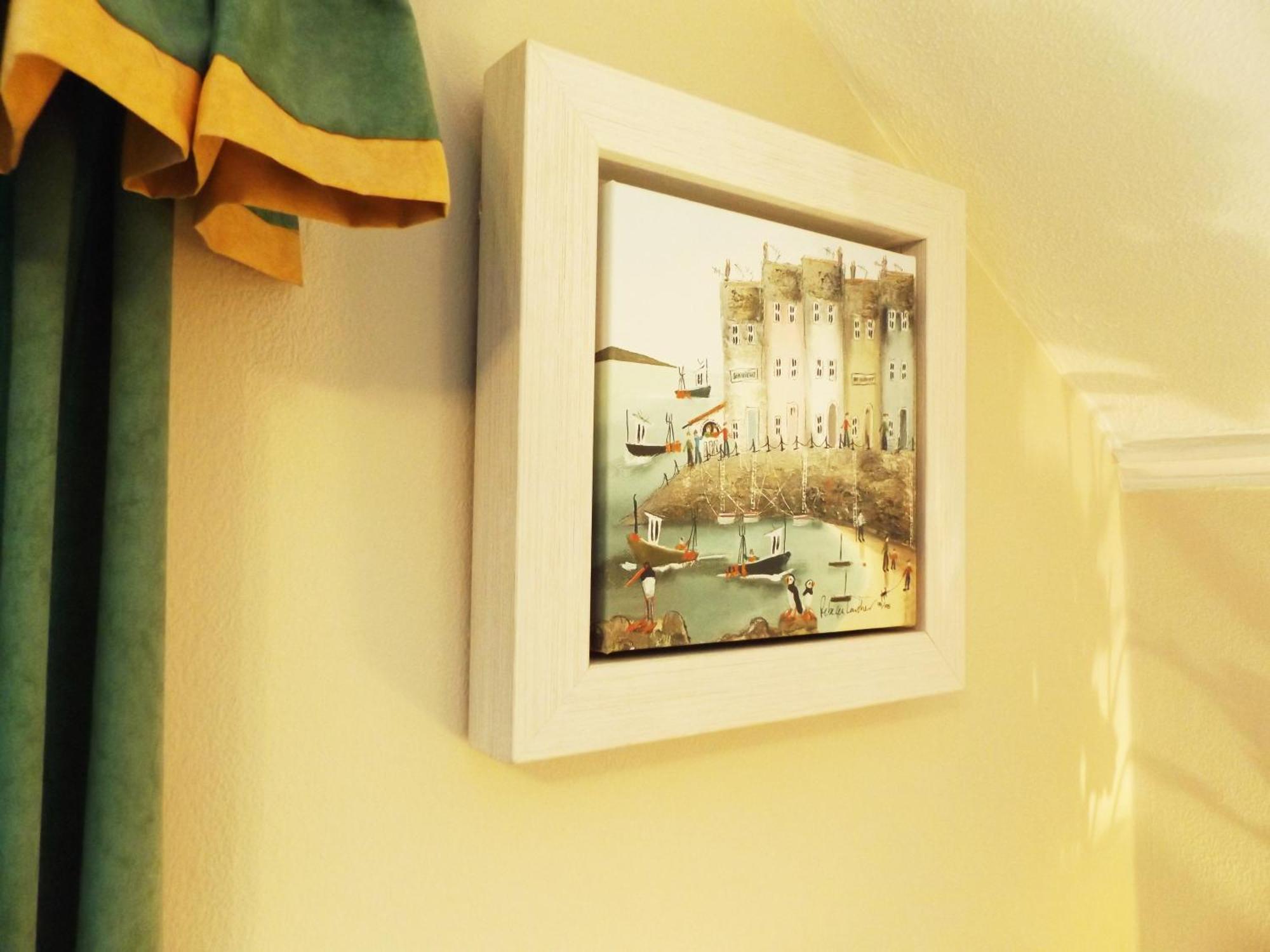 Relax At Rosscourt Guest House-Free On Site Parking (Adults Only)