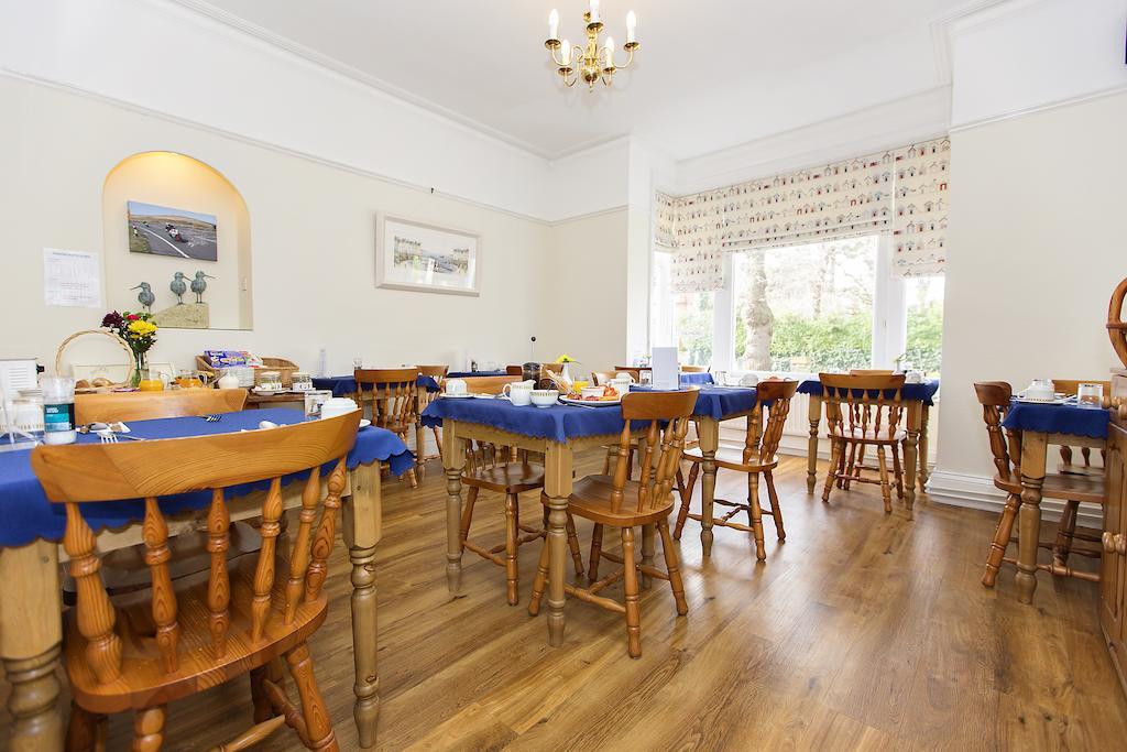 Гостевой дом Relax At Rosscourt Guest House-Free On Site Parking (Adults Only) Борнмут