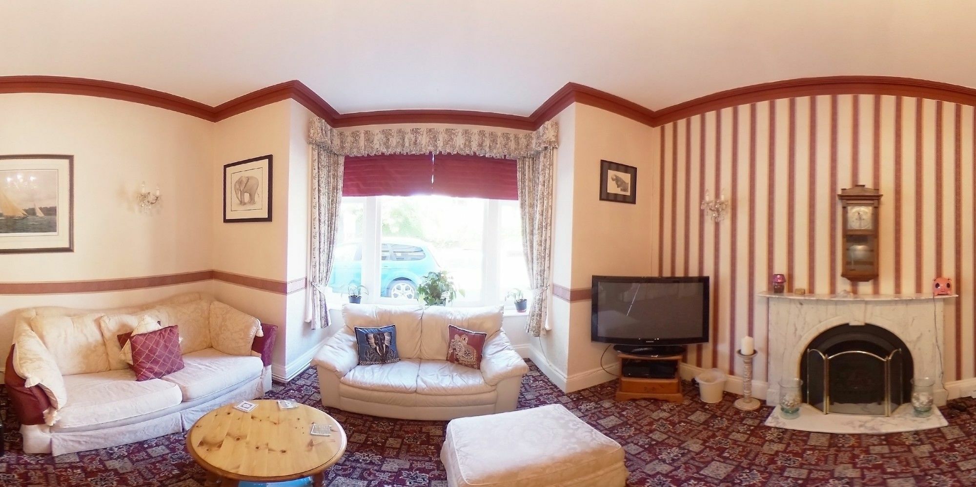 Relax At Rosscourt Guest House-Free On Site Parking (Adults Only)