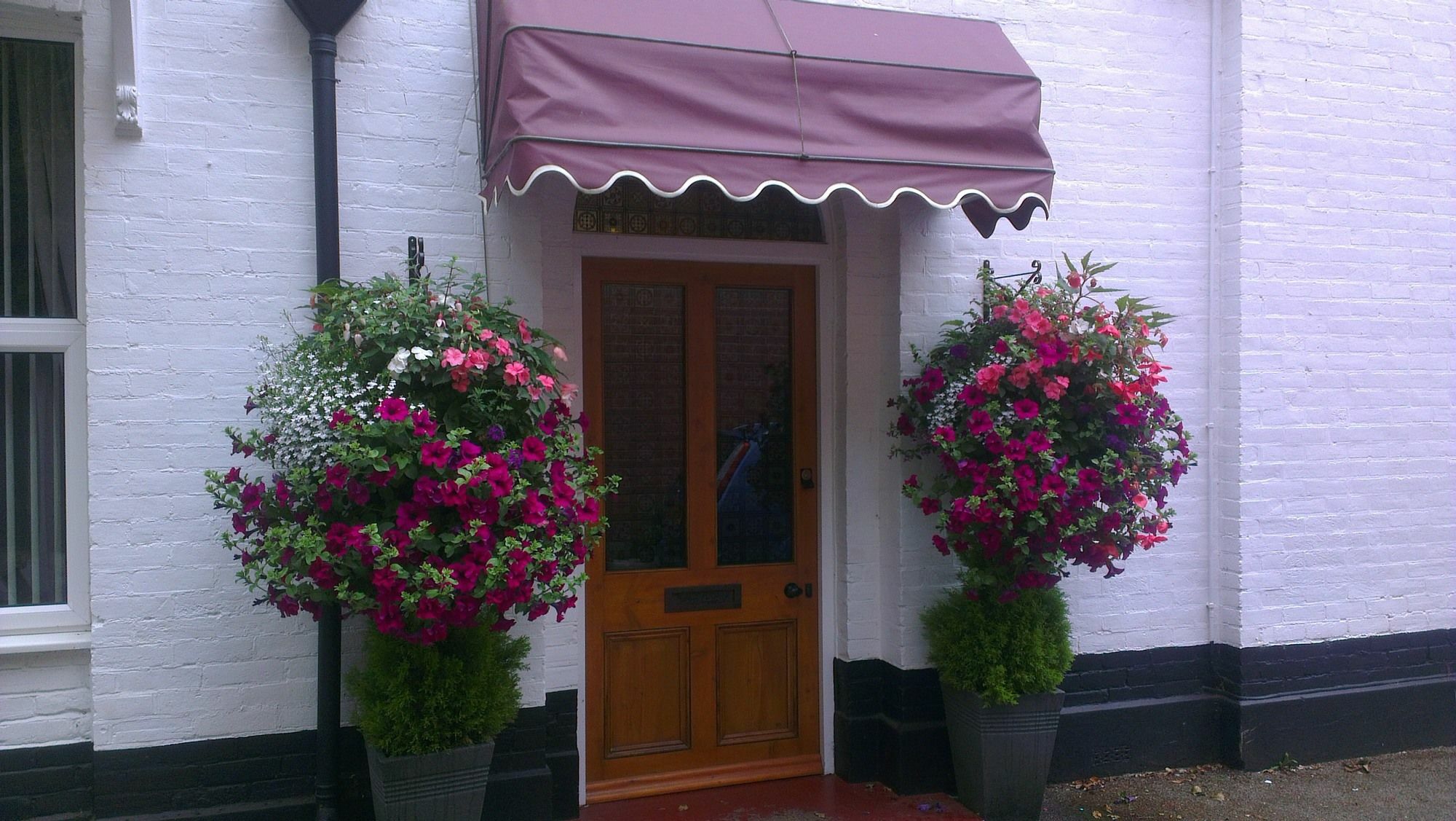 Гостевой дом Relax At Rosscourt Guest House-Free On Site Parking (Adults Only)