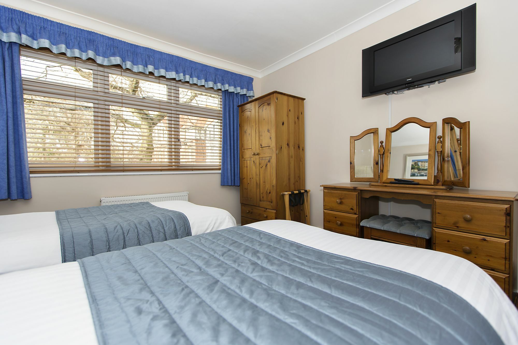 Relax At Rosscourt Guest House-Free On Site Parking (Adults Only) 3* Борнмут